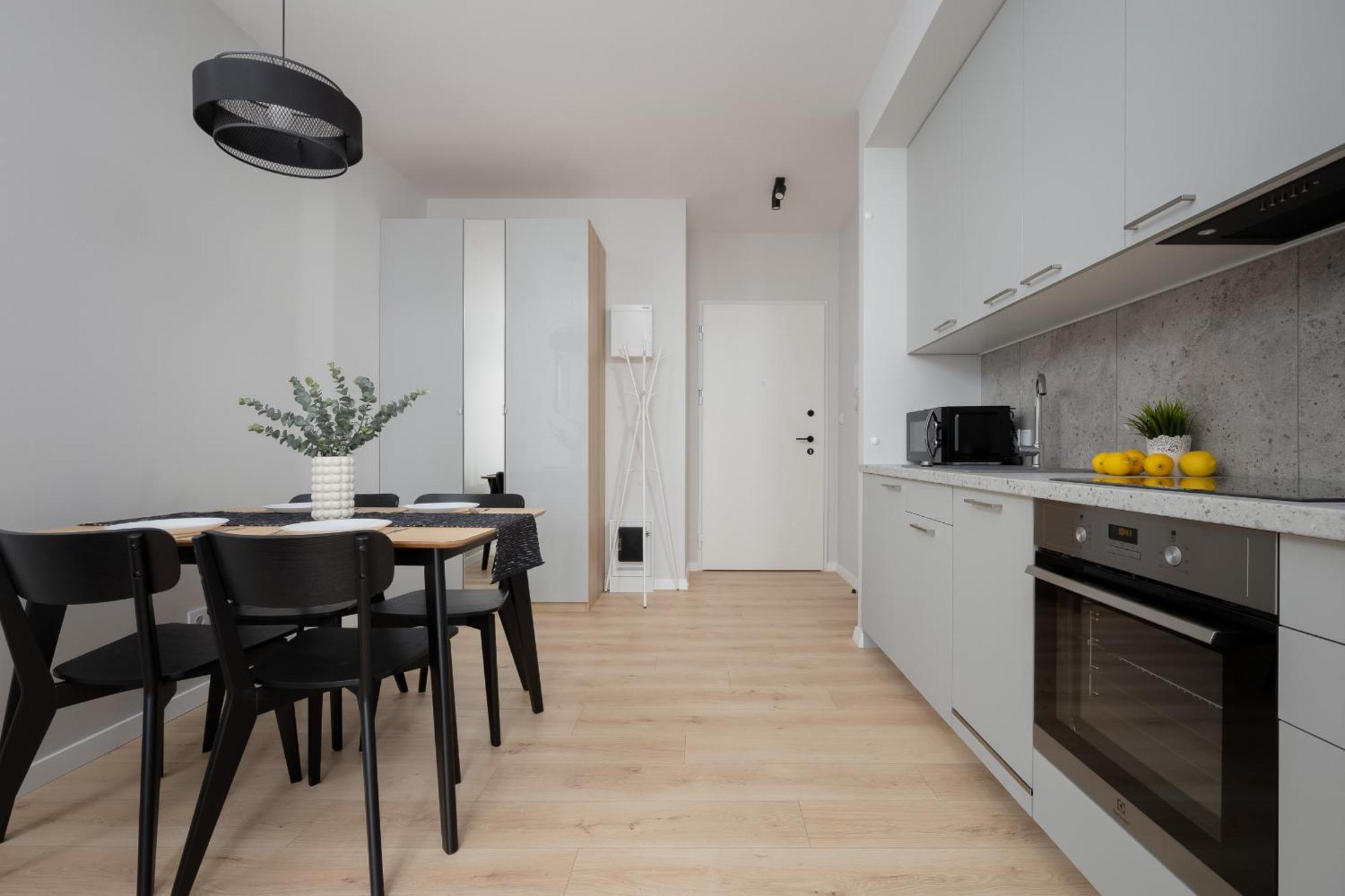Stylish Apartments With Parking By Noclegi Renters Varsovia Exterior foto